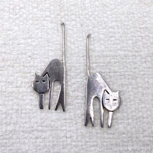 Silverlark Sterling Silver Cat Earrings Modernist Artisan 925 Dangle Minimalist